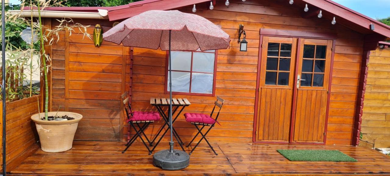 Le Chalet Des Dany Saint-Mamert-du-Gard Exterior foto